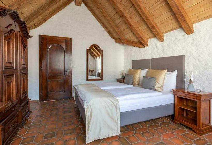 חדר סטנדרט, Swiss Chalet Merlischachen   Romantik Schloss Hotel Am See