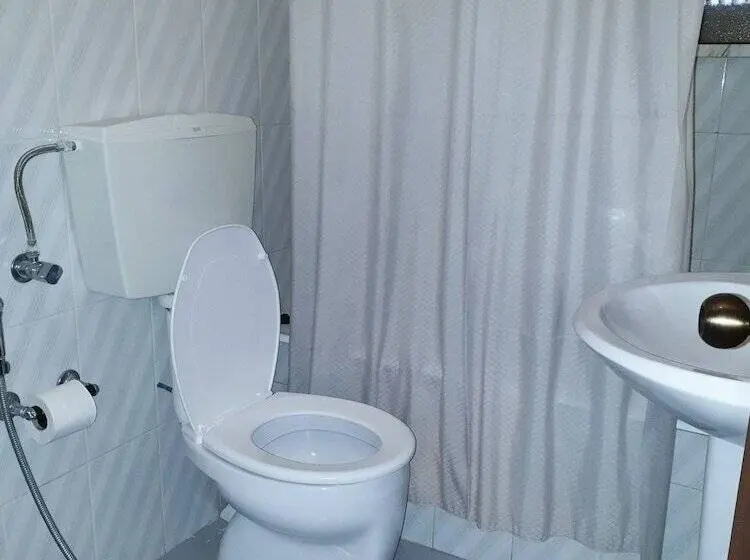Standard Kolmen Hengen Huone, Verde Pinho