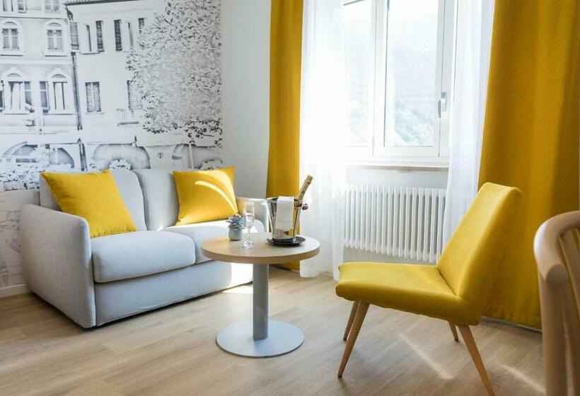 חדר משפחתי, Village Campofelice