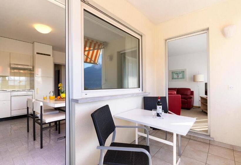 דירת חדר, Village Campofelice