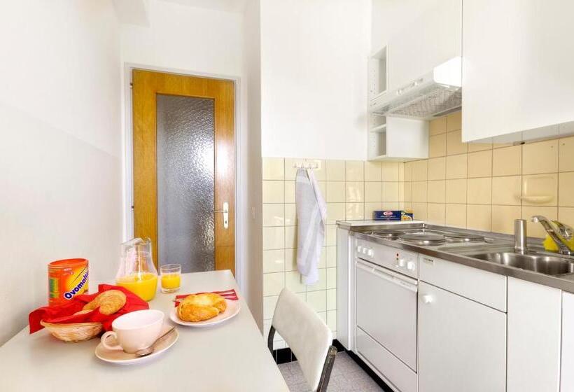 1 Bedroom Apartment Lake View, Village Campofelice