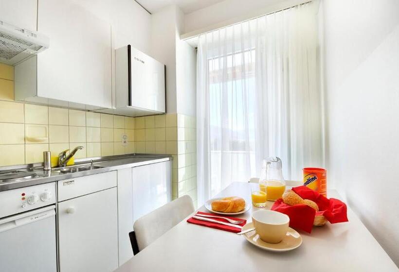 1 Bedroom Apartment Lake View, Village Campofelice