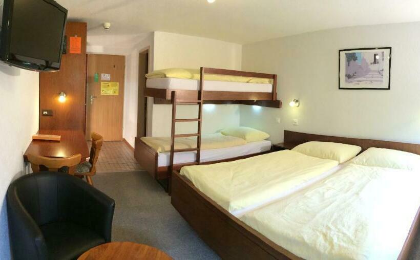 חדר סטנדרט לארבעה, Zum See