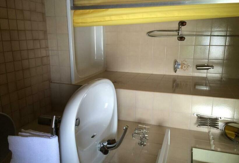 סוויטת ג'וניור נוף הרים, Zum See