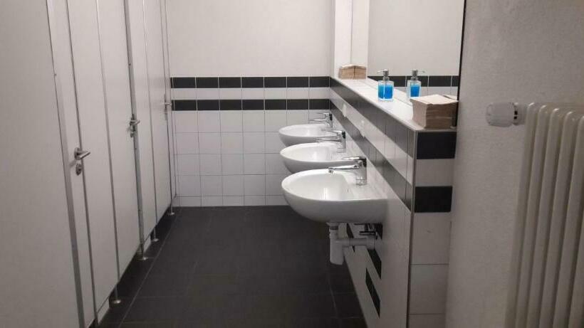 스탠다드 룸 공동 욕실, Kreuzlingen Youth Hostel