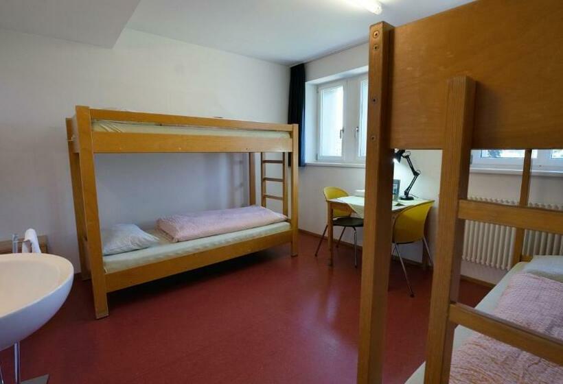 스탠다드 4인용 룸 공용 욕실, Kreuzlingen Youth Hostel