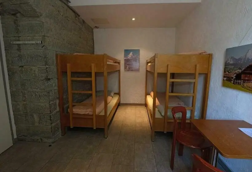 Vuode Makuusalissa, Kreuzlingen Youth Hostel