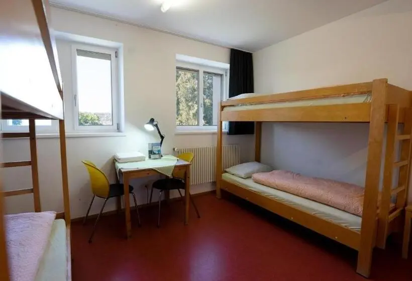 Standard Neljän Hengen Huone Jaettu Kylpyhuone, Kreuzlingen Youth Hostel