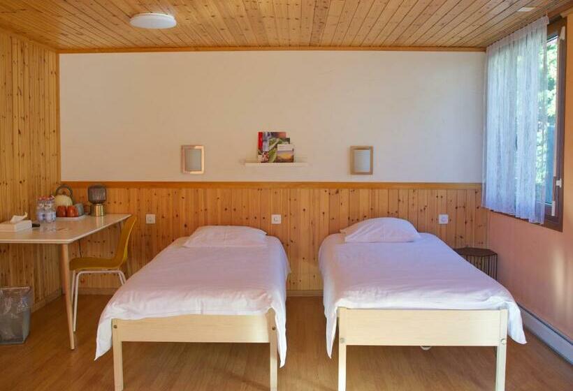 Семейный Номер, Motel Restaurant 13 Etoiles