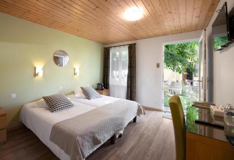 חדר משפחתי, Motel Restaurant 13 Etoiles