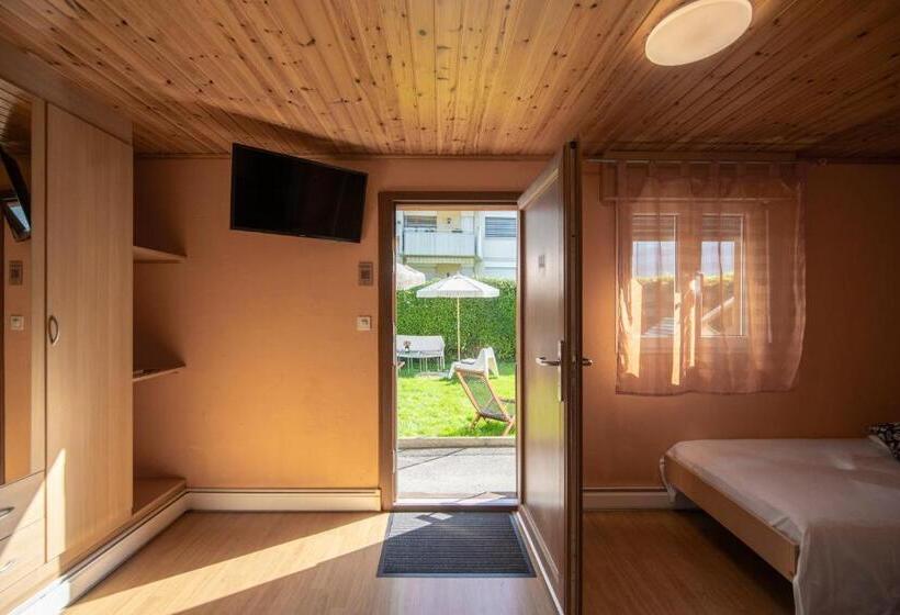 Семейный Номер, Motel Restaurant 13 Etoiles