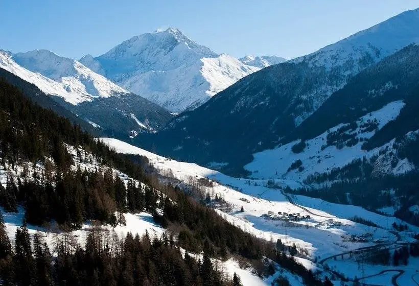 Superior-huone, Montagne Alternative