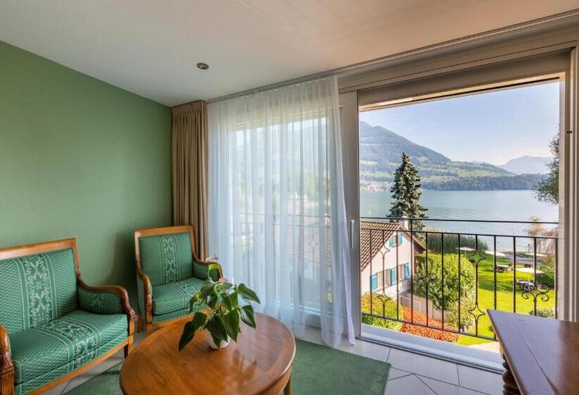 סוויטה, Swiss Chalet Merlischachen   Romantik Schloss Hotel Am See