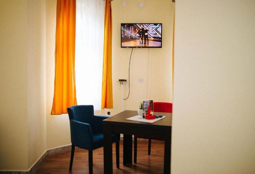 اتاق استاندارد سه تخته با چشم‌انداز باغ, Kronić Palace