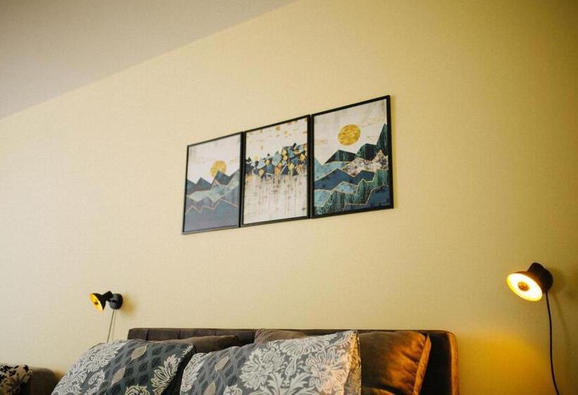 Standard Triple Room with Terrace, Kronić Palace