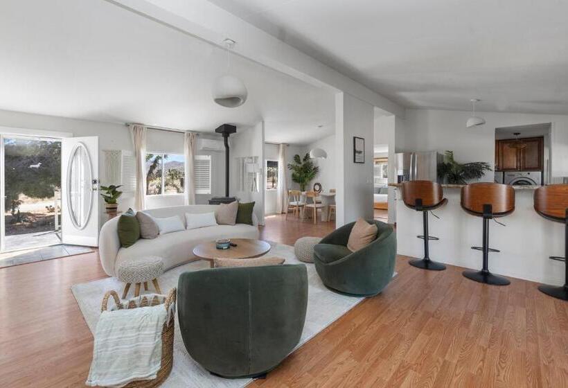 Вилла 3 Спальни, Wind Desert Spirit Pioneertown