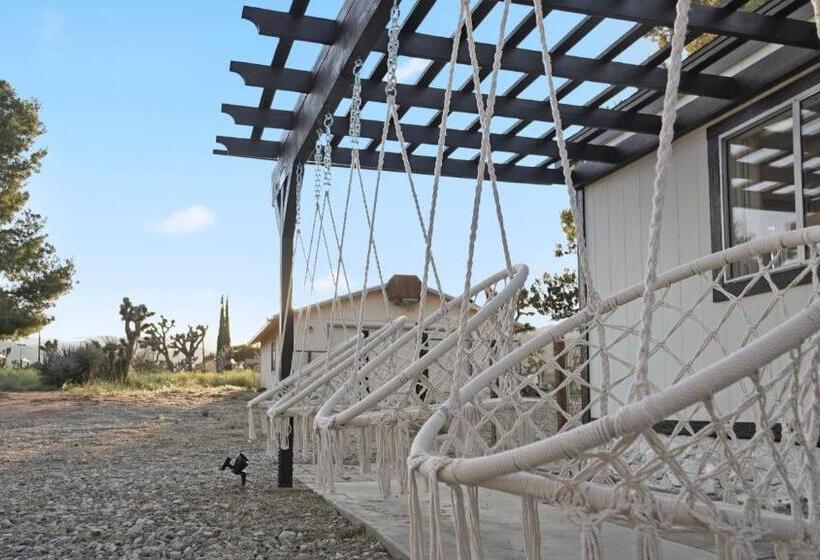 Вилла 3 Спальни, Wind Desert Spirit Pioneertown