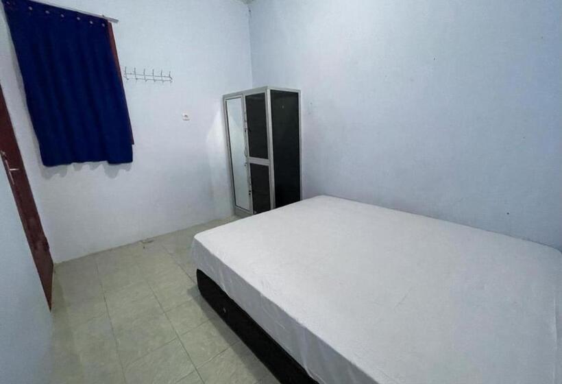 Номер Economy, Spot On 93967 Hasna Guest House Syariah