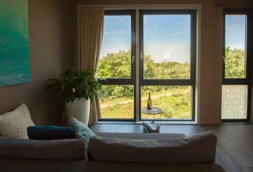 Perhehuone, B&b Beach Inn