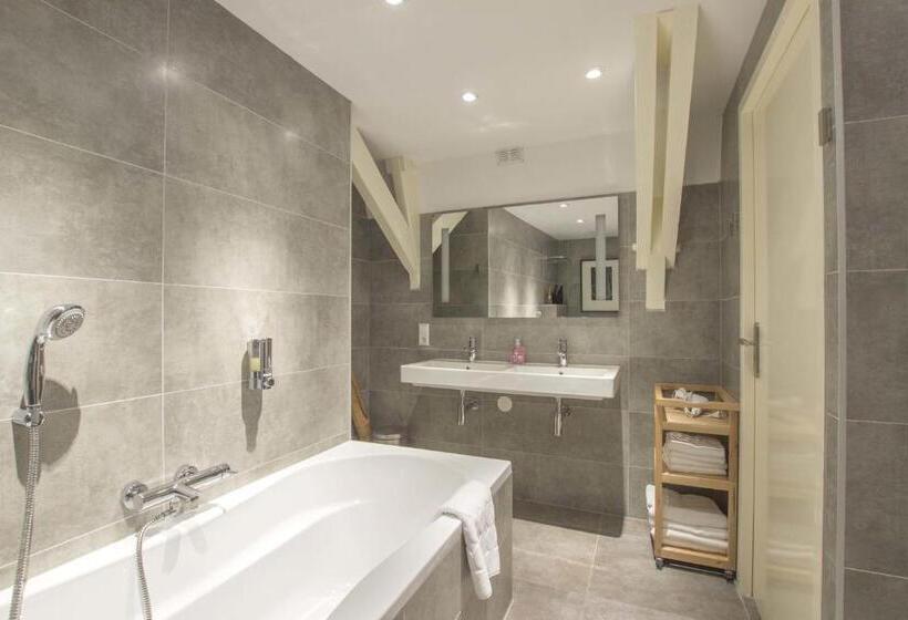 جناح, B&b Wladimir Studios