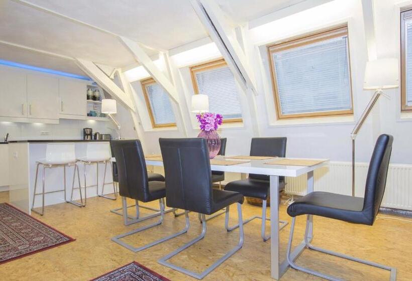 جناح, B&b Wladimir Studios