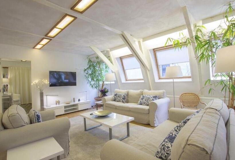 جناح, B&b Wladimir Studios