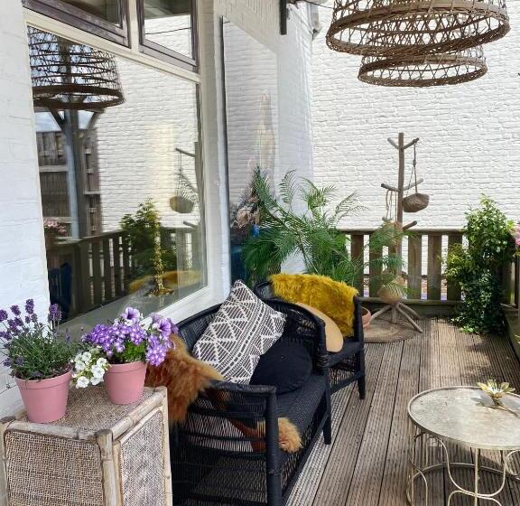 舒适型单人间, Bubbles & Bed