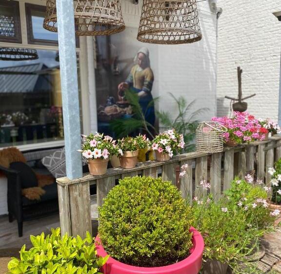 舒适型单人间, Bubbles & Bed