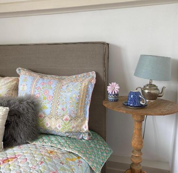 单人经济间, Bubbles & Bed