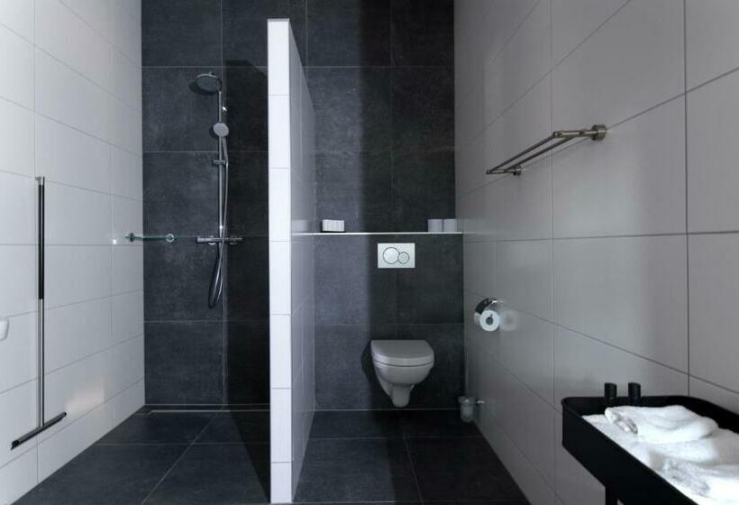 غرفة ديلوكس, De Woeste Wieven Op Erve Bonkert