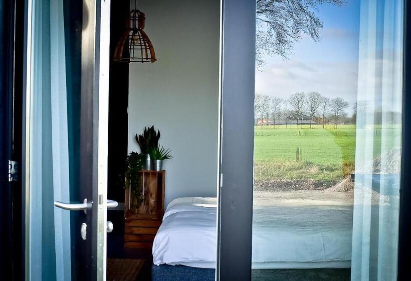 غرفة ديلوكس, De Woeste Wieven Op Erve Bonkert