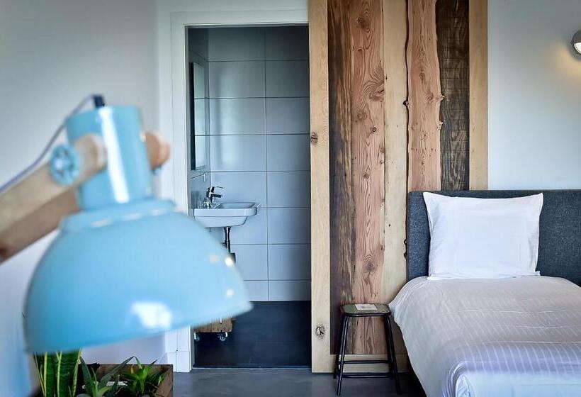 غرفة ديلوكس, De Woeste Wieven Op Erve Bonkert