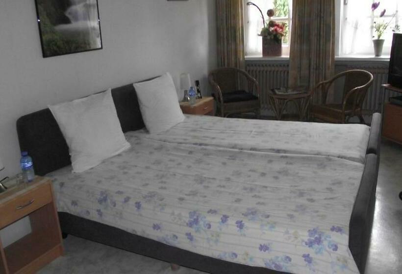 コンフォートルーム, Pension Neske