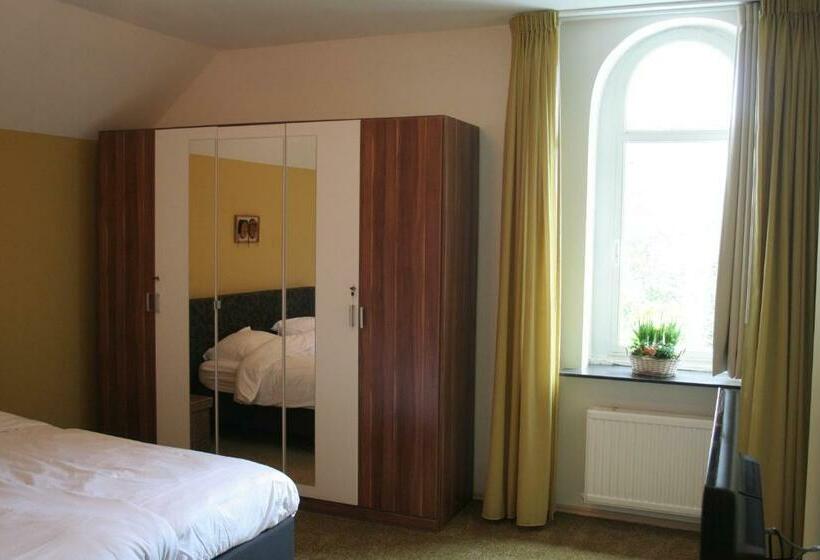 اتاق خانوادگی, Villa Wambach