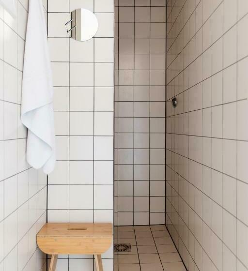 ルームシェアのワンベッド, Hostel Ani&haakien