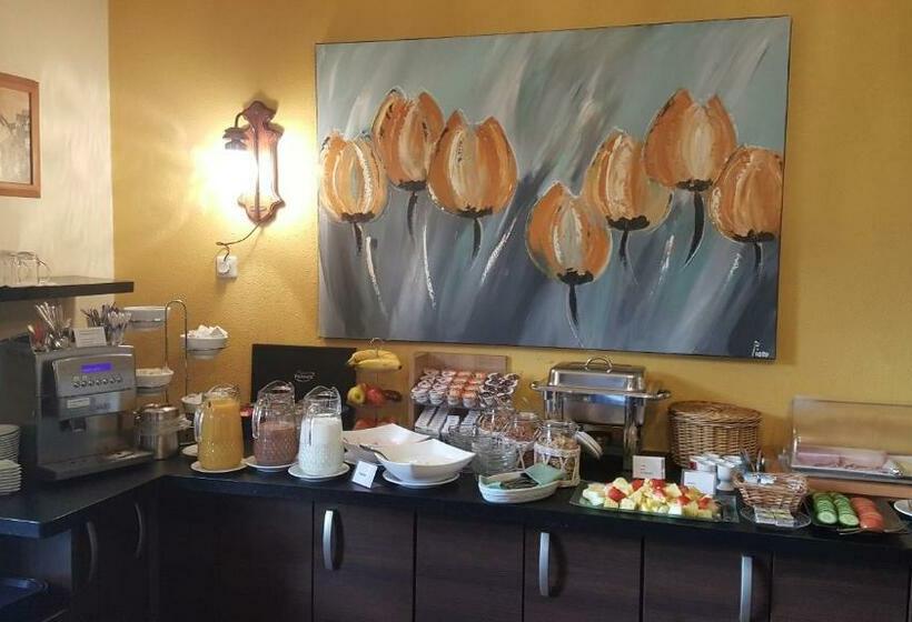 标准间, Het Gemeentehuis Uithuizen