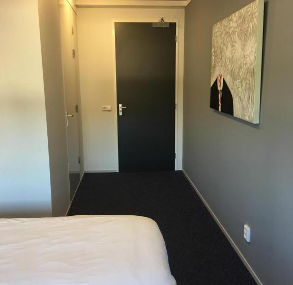 标准单人间, Het Gemeentehuis Uithuizen