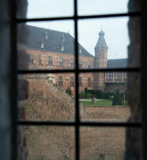 行政套房, Kasteel Huis Bergh