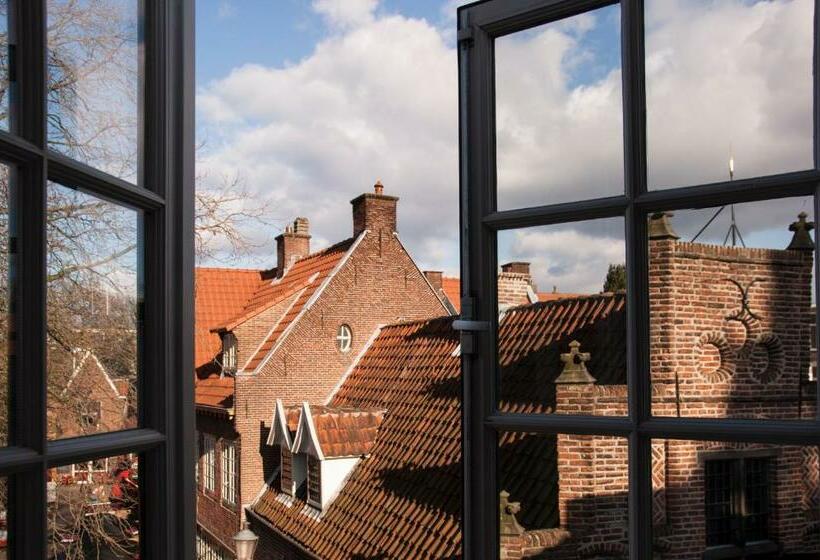 غرفة قياسية حمام مشترك, Long John S Pub &