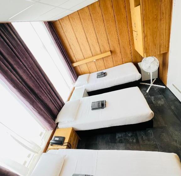 غرفة قياسية ثلاثية, Sharm