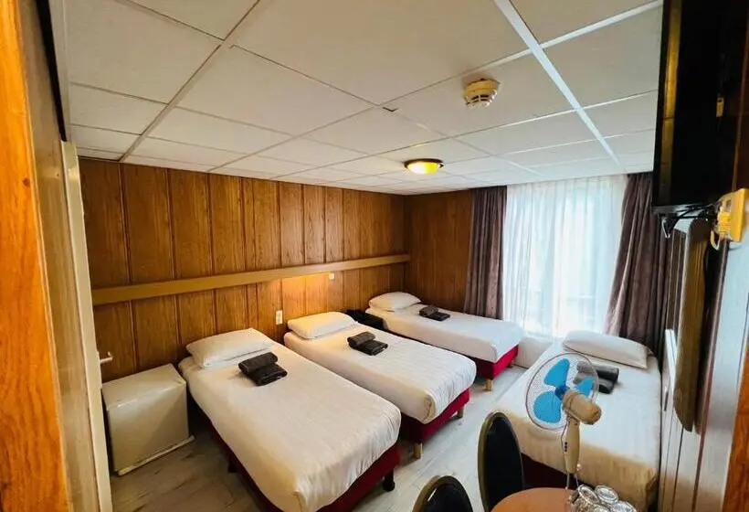 Standard Neljän Hengen Huone, Sharm