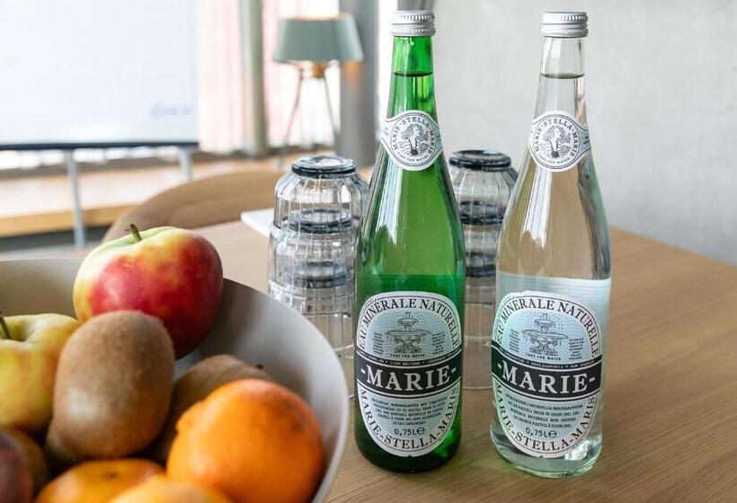 جناح سوبيريور, The Duke Boutique