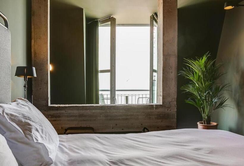 سوییت جونیور لوکس, The Duke Boutique