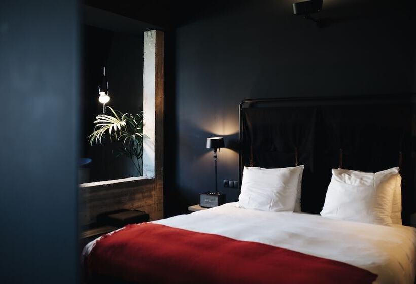 سوییت, The Duke Boutique