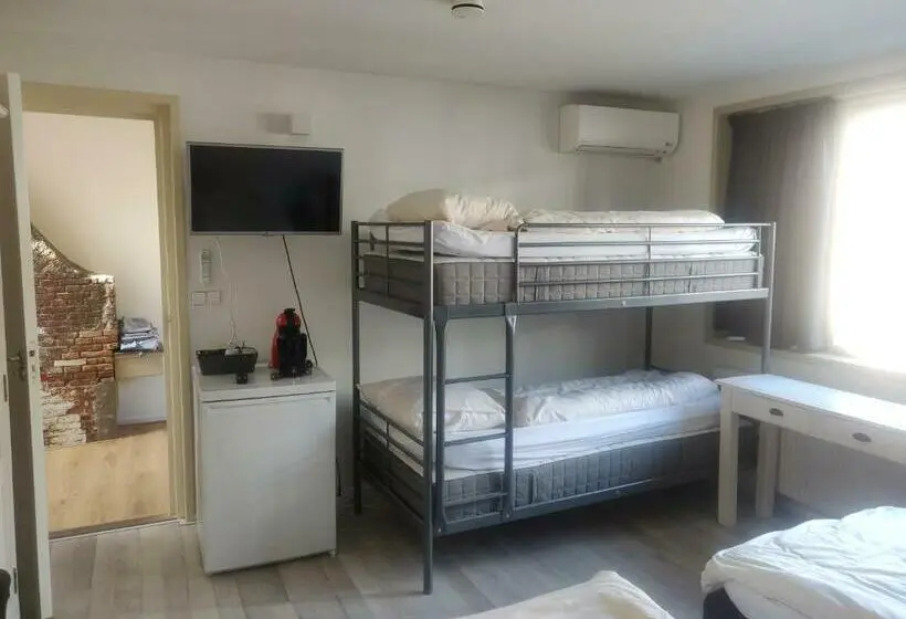 Perhehuone, La Casita Bed And Breakfast