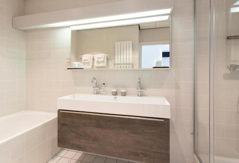 חדר משפחתי, Restaurant Hotel De Watergeus