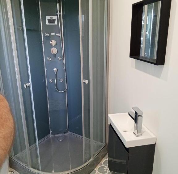 غرفة قياسية, Quad Adventure