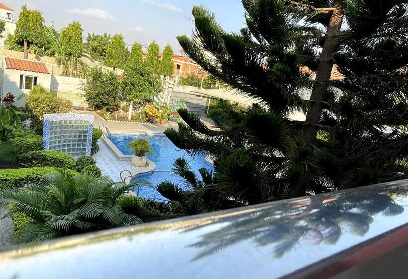 اتاق استاندارد با چشمانداز استخر, Espaço Ru B