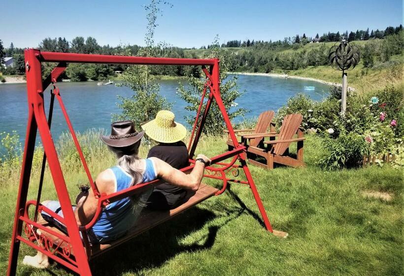 חדר דחוקס עם מיטת קינג, Along River Ridge