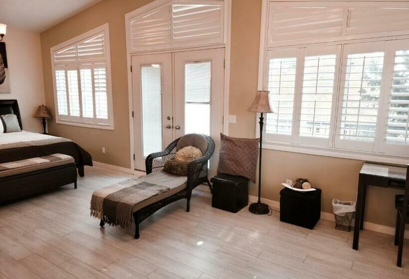 חדר דחוקס עם מיטת קינג, Along River Ridge